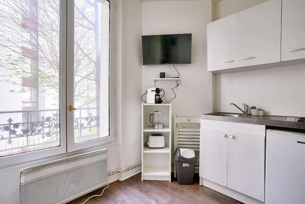 Cosy Studio A 14 Min Du Champ-De-Mars Paris 0*,  France